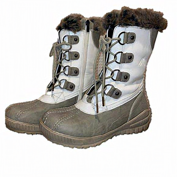 sölher Shoes - Woman Sölher winter boots white-beige faux fur side zipper lace-up size 7.5 (38)